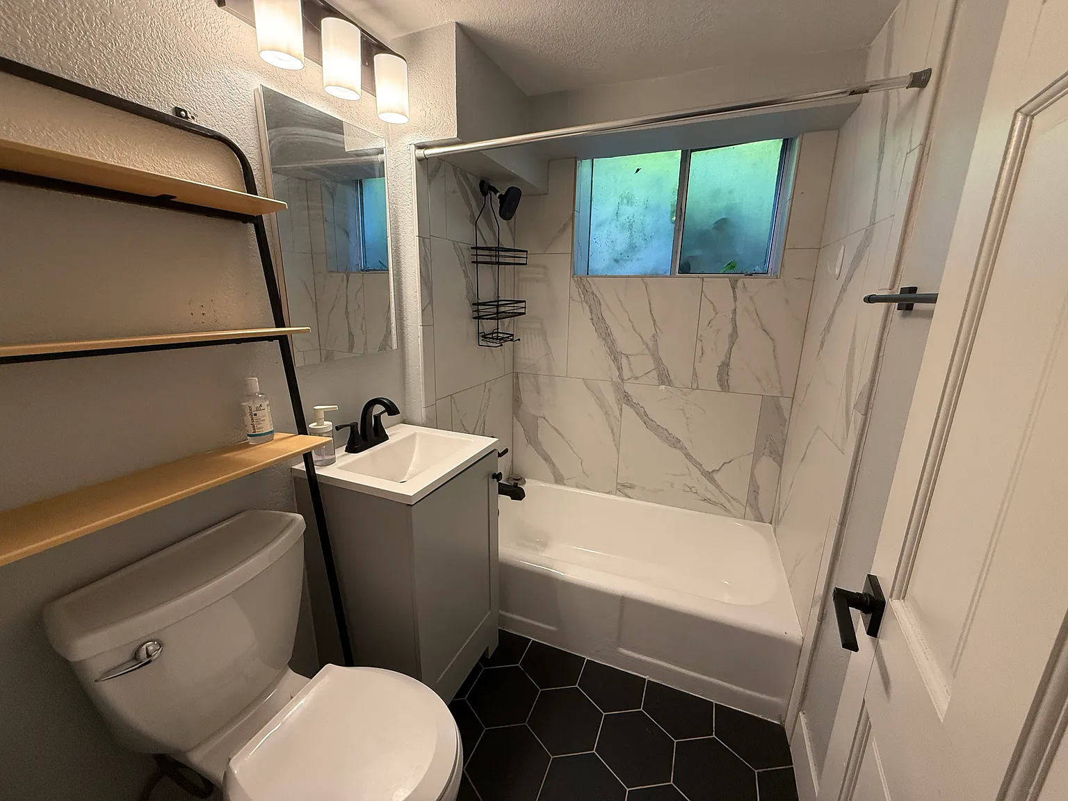 1 bed, 700 sqft, $1,495 — Photo 3
