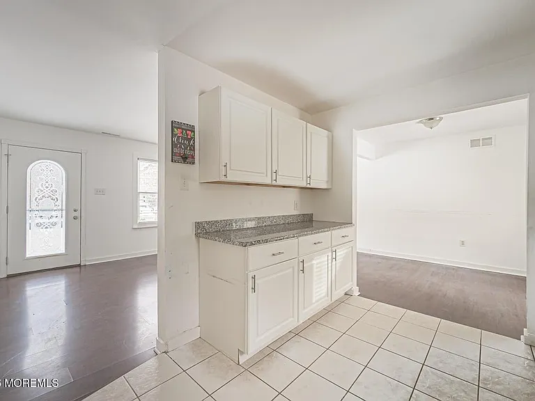 401 S Ash Ave — Photo 18