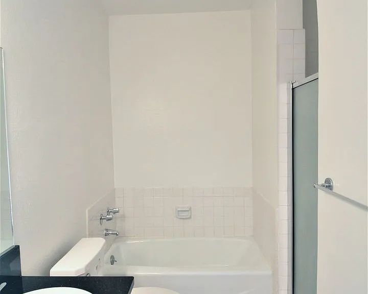 14945 Moorpark St — Photo 6