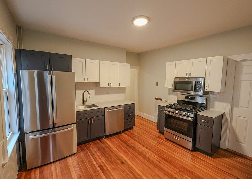 1st image of 72 Ridgewood St Floor 2