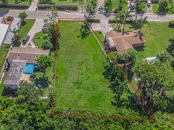 5th image of 1328 NW Charlie Green Drive