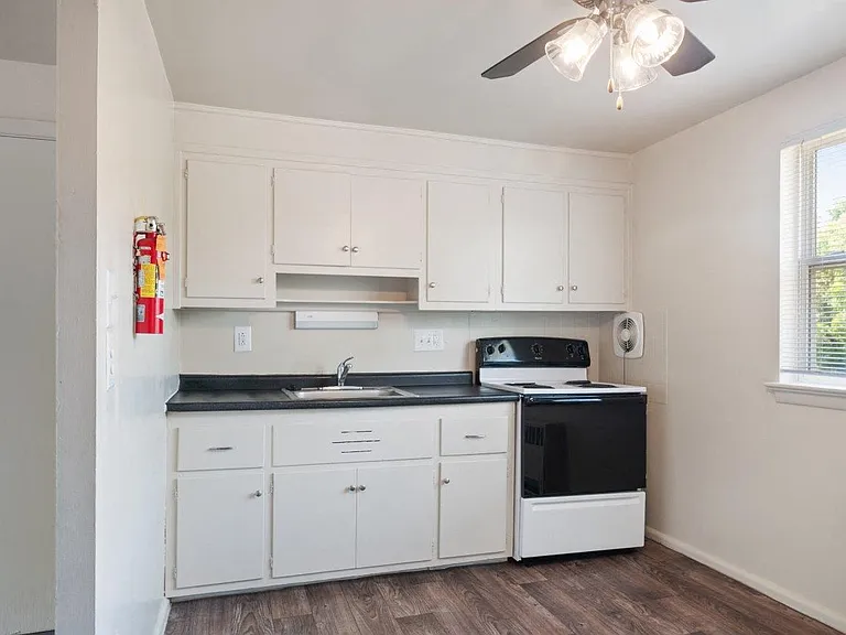Wedgewood Hills Apartment Homes — Photo 2