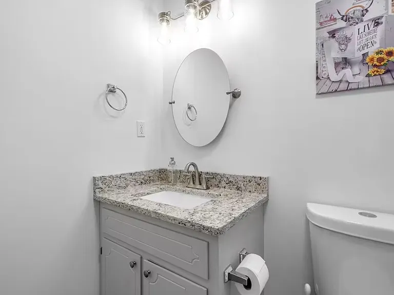 713 Princeton Cir — Photo 13