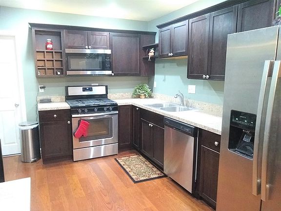 3rd image of 6051 Wayside Ave