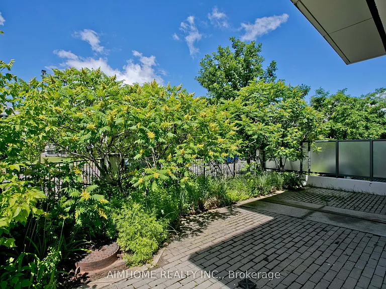 26 Churchill Ave #Townhouse 120 — Photo 31