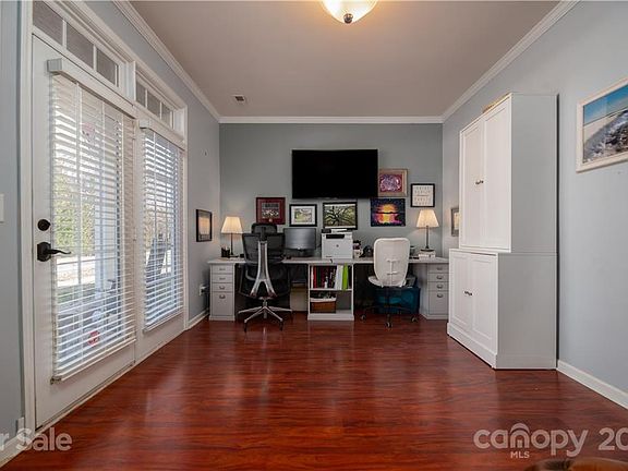 5th image of 7424 Darblay St