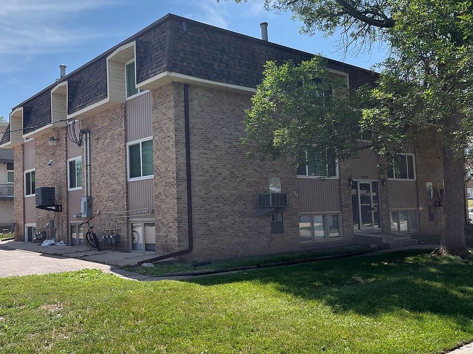 1st image of 3840 S 46th St #11