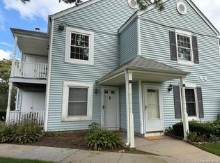 196 Fairview Cir, Middle Island, NY 11953