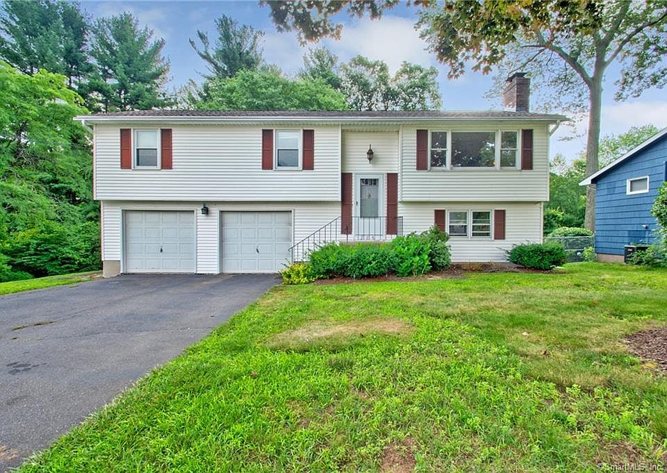 1st image of 886 Oak St