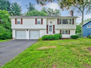 886 Oak St, East Hartford, CT 06118