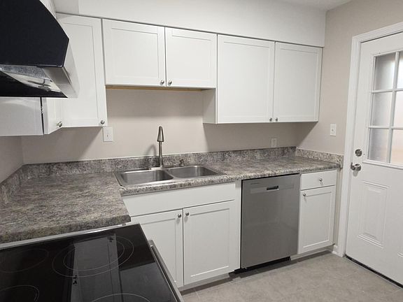2nd image of 220 Elizabeth St APT A18