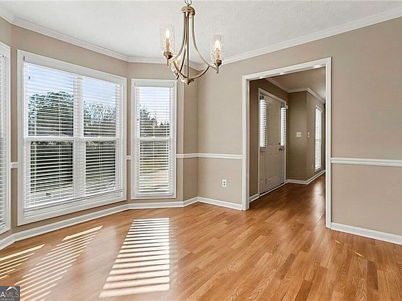 5th image of 200 Weatherly Dr