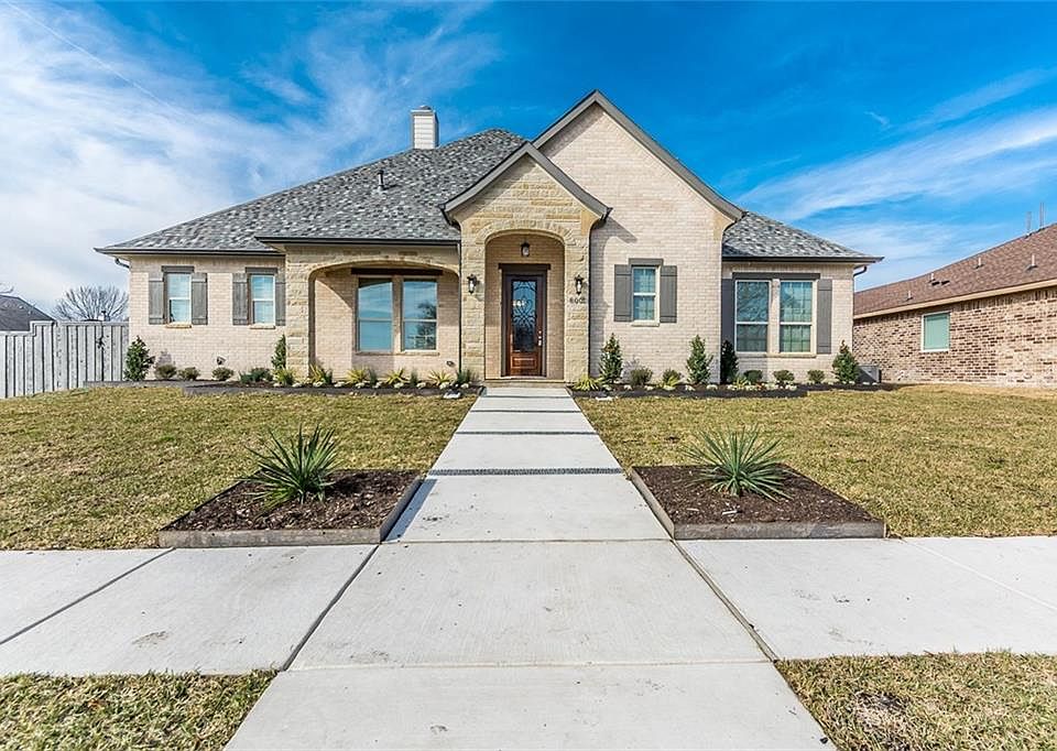 1st image of 8001 Trail Lake Dr