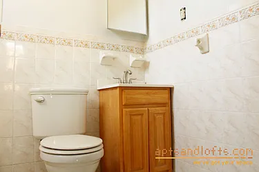 Rented by aptsandlofts.com