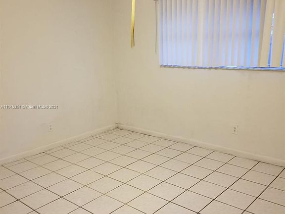 5th image of 3960 SW 51st St #1