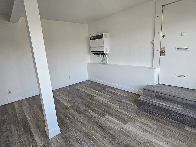 1400 Lakeshore Ave #10 — Photo 7
