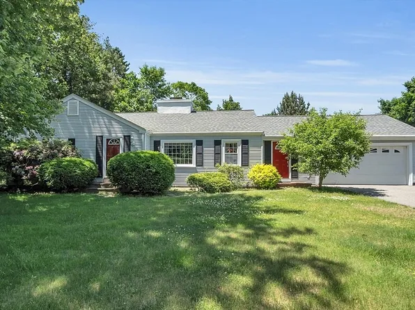 197 Hartford St, Westwood, MA 02090