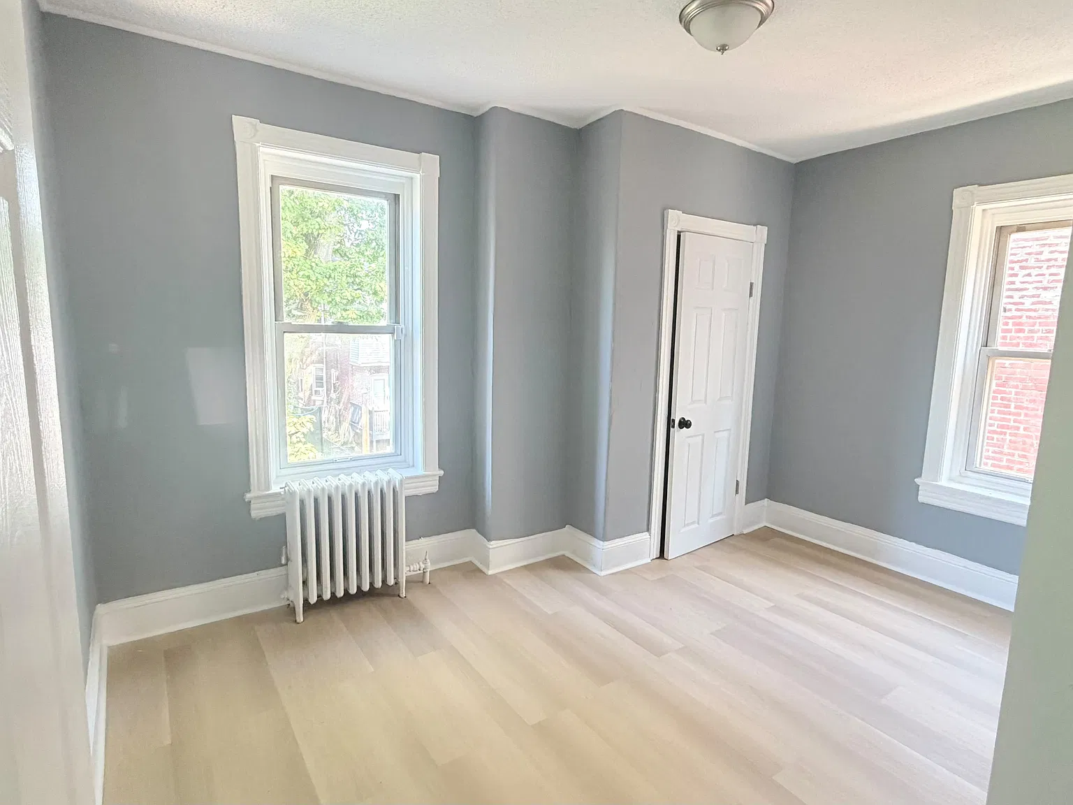 3 bed, 1247 sqft, $2,000 — Photo 2