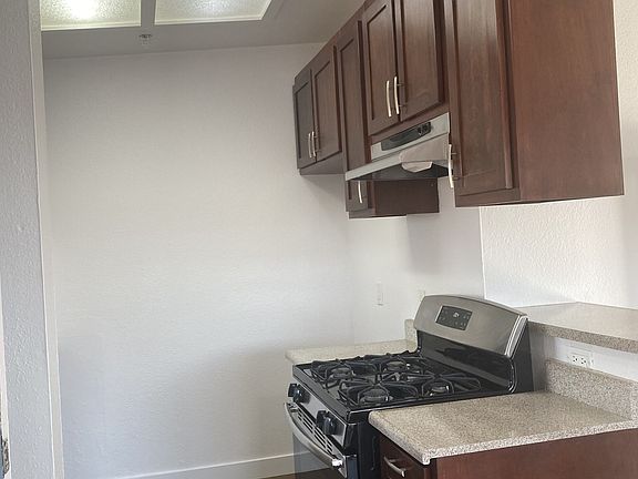 5th image of 13630 Doty Ave APT 10