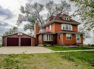 201 4th St, Garwin, IA 50632