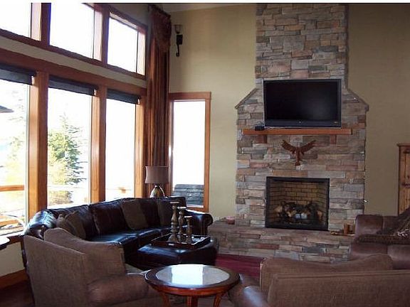 Living Room Vaulted Ceiling