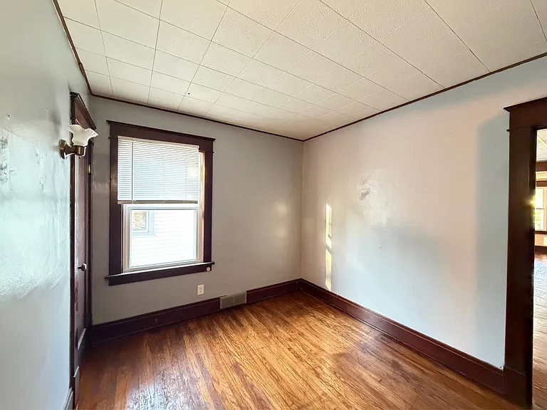 418 Colvin Ave — Photo 32