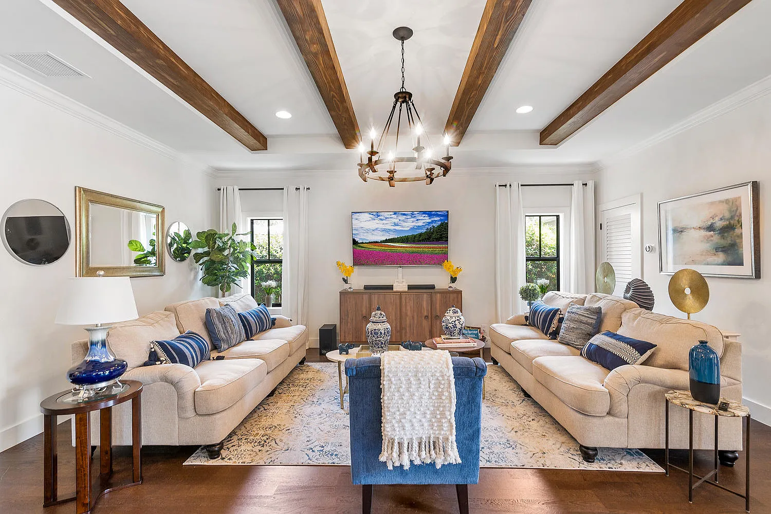 3 bed, 2000 sqft, $5,000 — Photo 1