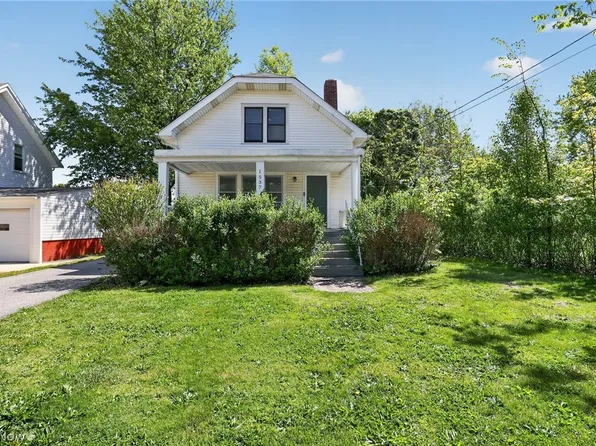 1537 E 214th St, Euclid, OH 44117