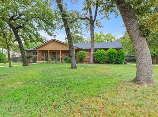 1208 Brookside Dr, Hurst, TX 76053