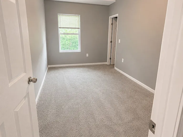 2008 Joseph E Boone Blvd NW — Photo 3