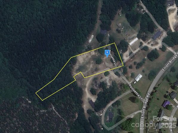 86 Poinsettia Ln, Spring Lake, NC 28390