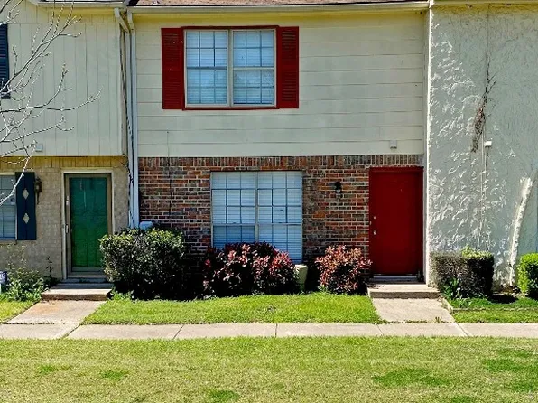 16 E Mountain Ln, Grand Prairie, TX 75052