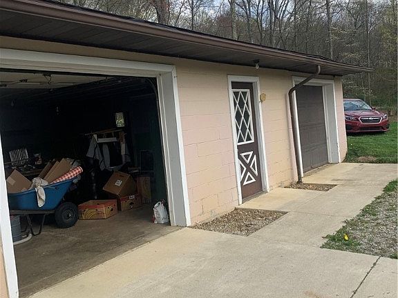 5th image of 124 Manor St