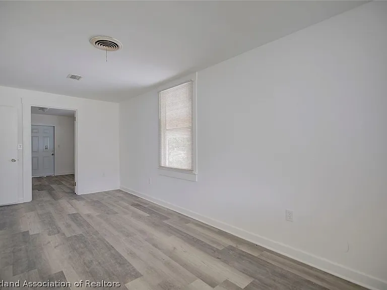 199 E Camphor St — Photo 40