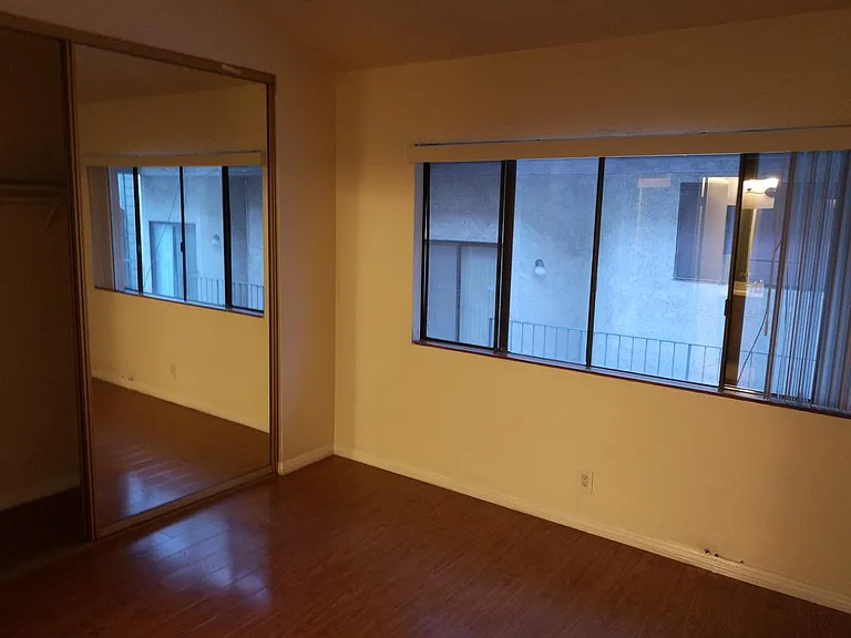 140 E Emerson Ave — Photo 9