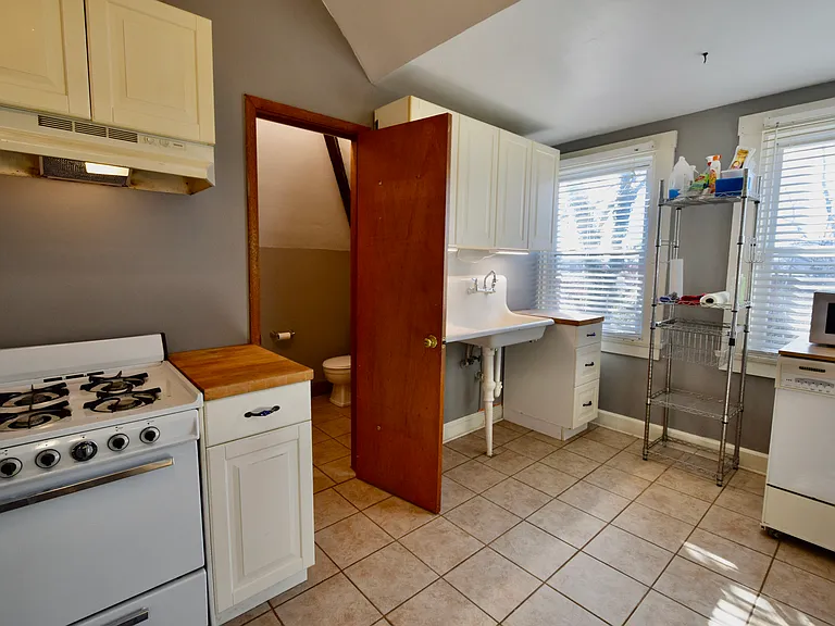 2431 Ingleside Ave #3 — Photo 9