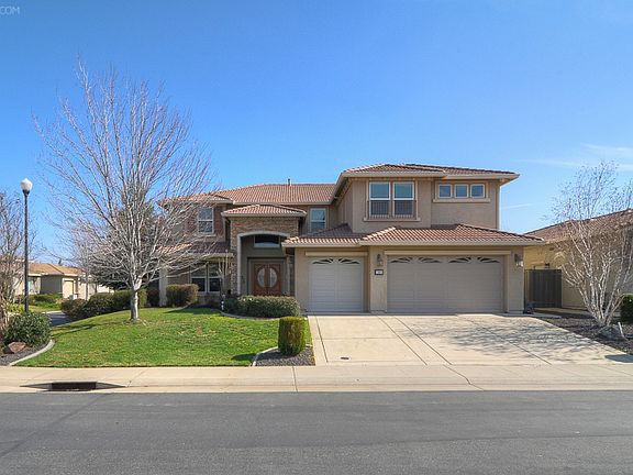 2nd image of 1869 Morella Cir