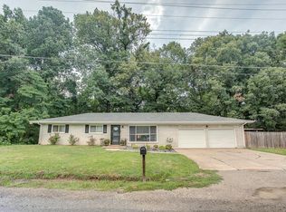 300 Highwood Dr, Belleville, IL 62223