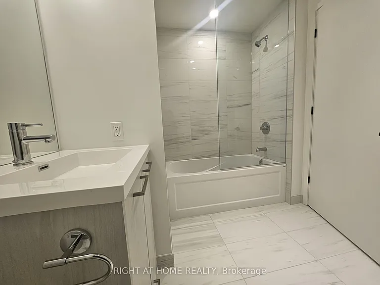 28 Interchange Way #316 — Photo 11