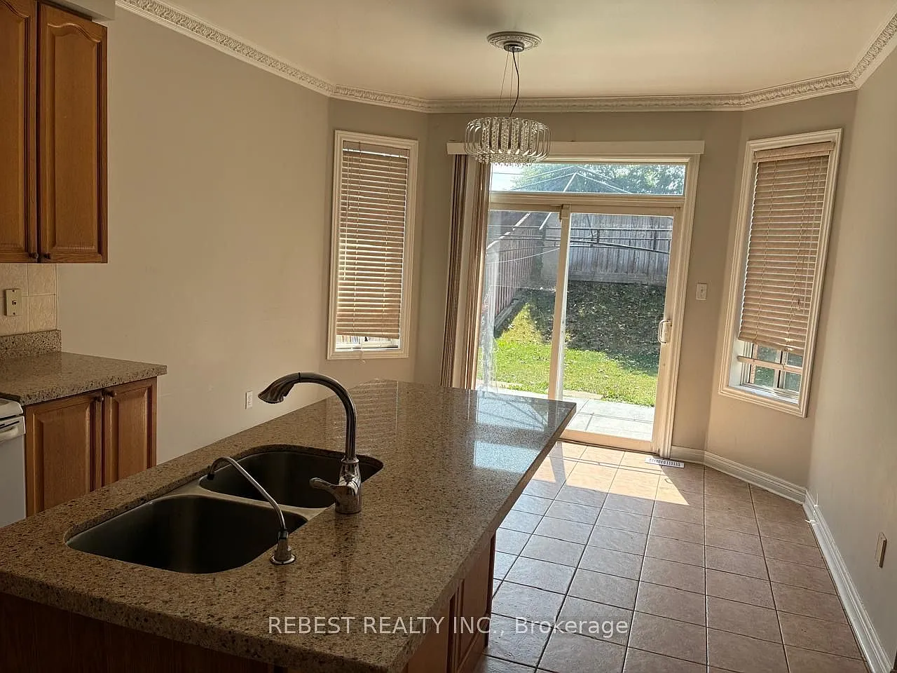 4 bed, $3,300 — Photo 4
