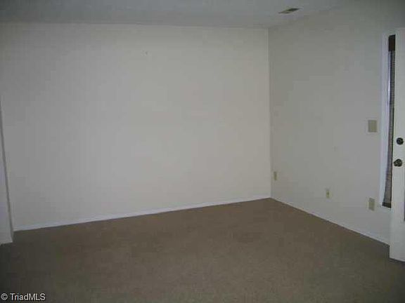 3rd image of 3309 Regents Park Ln Unit B
