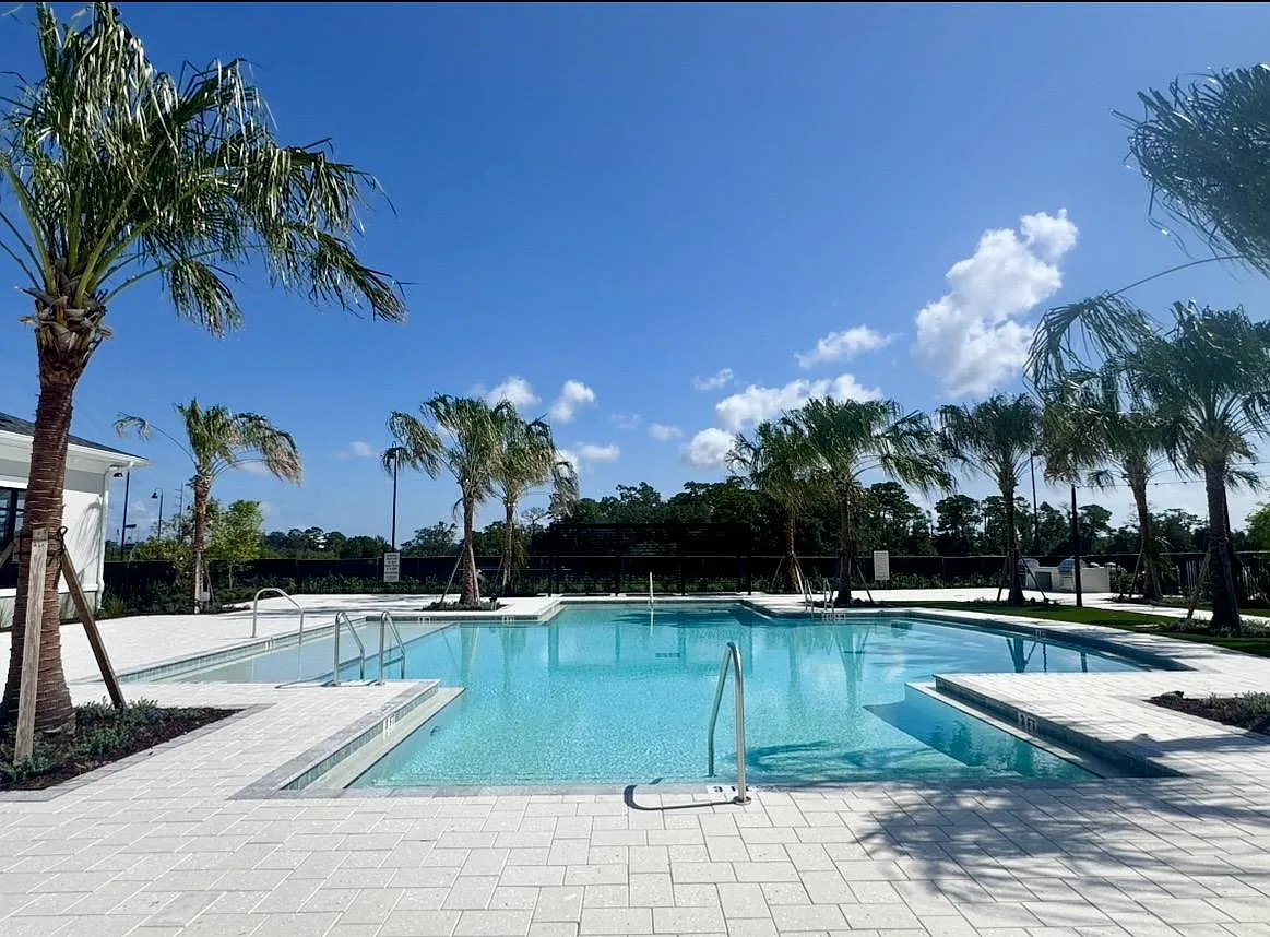 42503 US-Highway 19 N in Tarpon Springs, FL 34689 — Photo 3