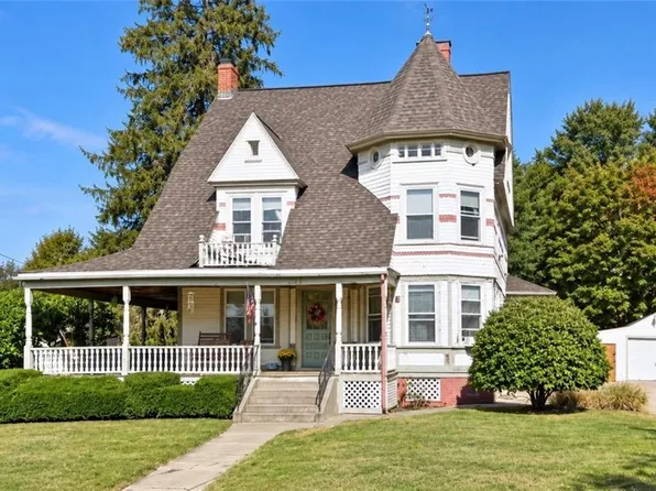 3533 Mendon Rd, Cumberland, RI 02864