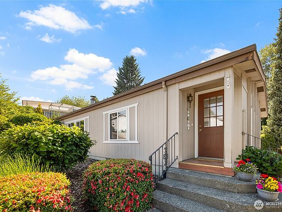 2nd image of 17308 Woodcrest Drive NE