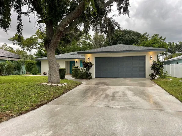 8921 Pohoy Ave, Sarasota, FL 34231