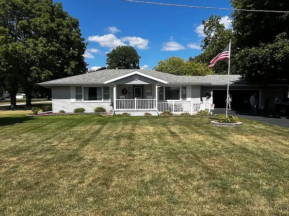 107 W 2nd St, Tampico, IL 61283