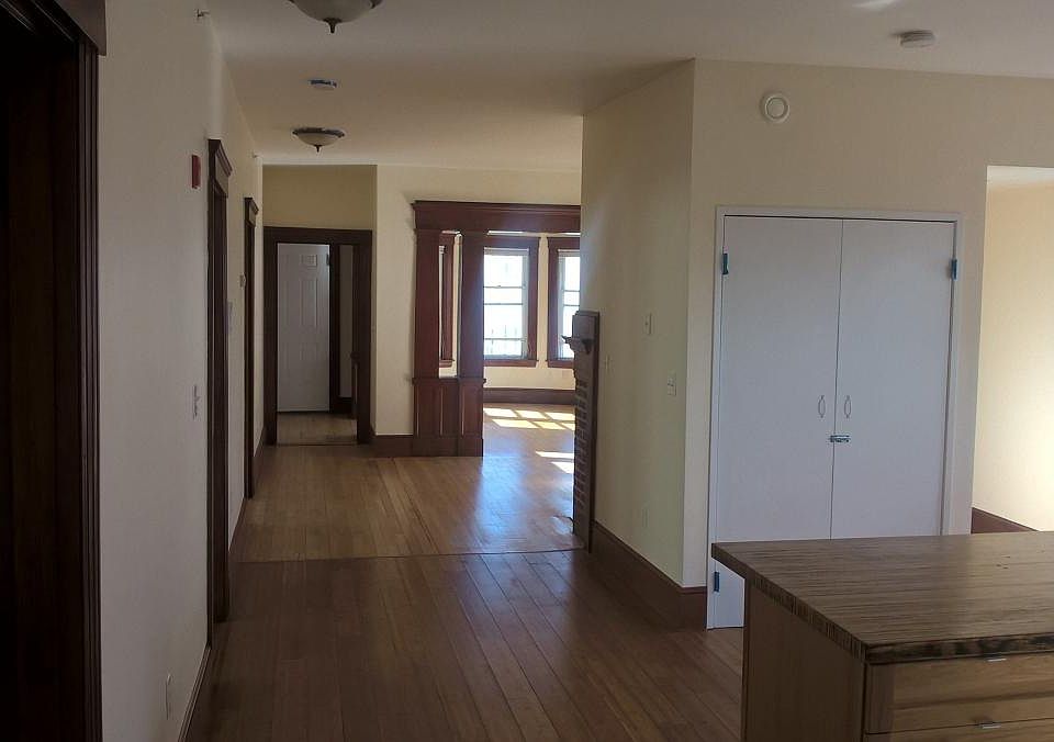2nd image of 15 Shamrock St Unit 2
