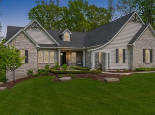 3529 Woodridge Dr, Howell, MI 48843