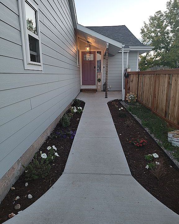 1st image of 202 Cameron Ave