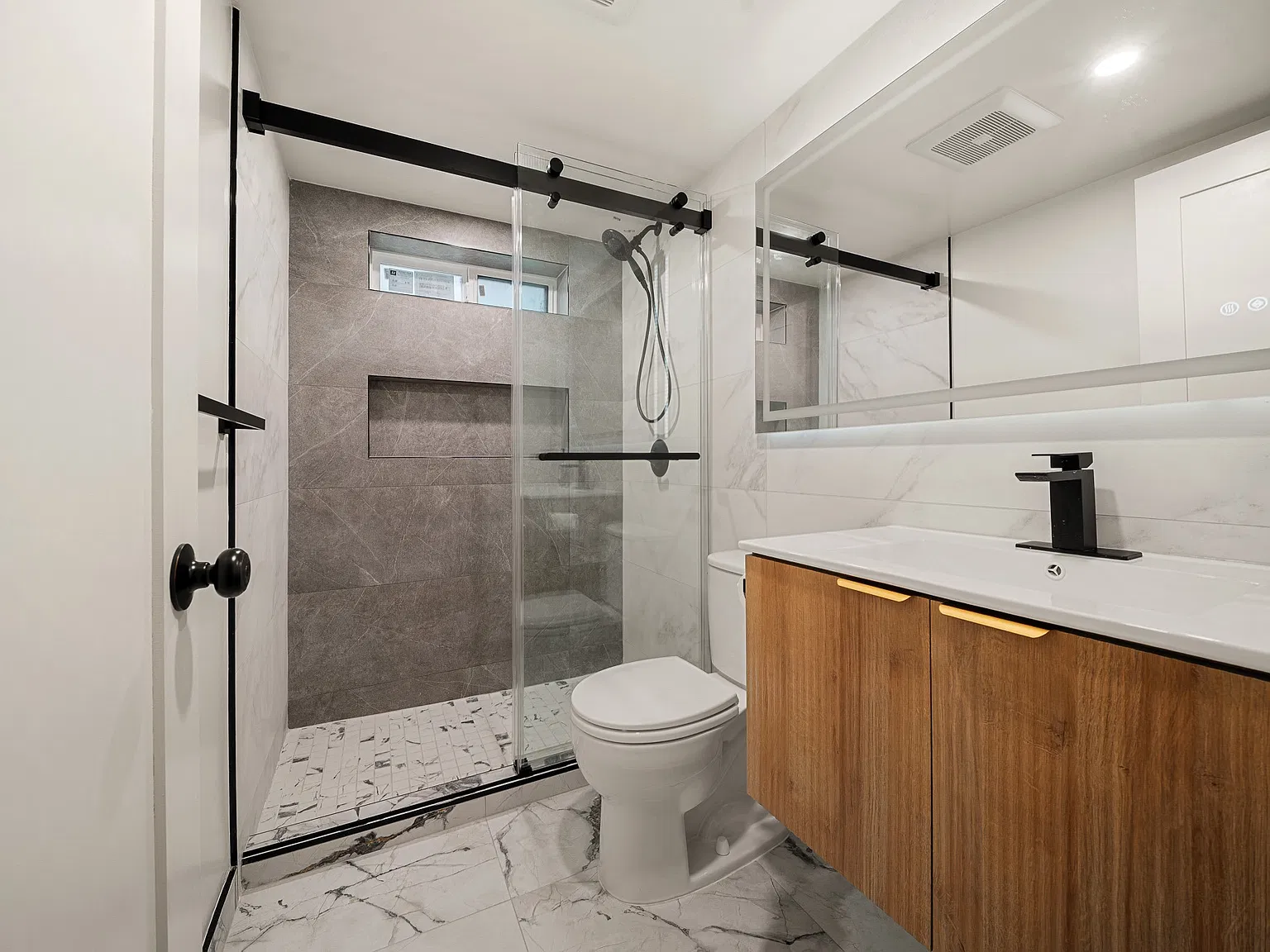 2 bed, 625 sqft, $2,850 — Photo 4